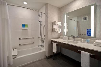 Hampton Inn By Hilton & Suites Las Vegas Convention Center - image 5
