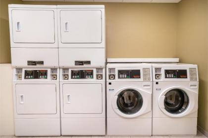 Holiday Inn Express & Suites Las Vegas - E Tropicana - image 12