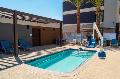 Holiday Inn Express & Suites Las Vegas - E Tropicana - image 14