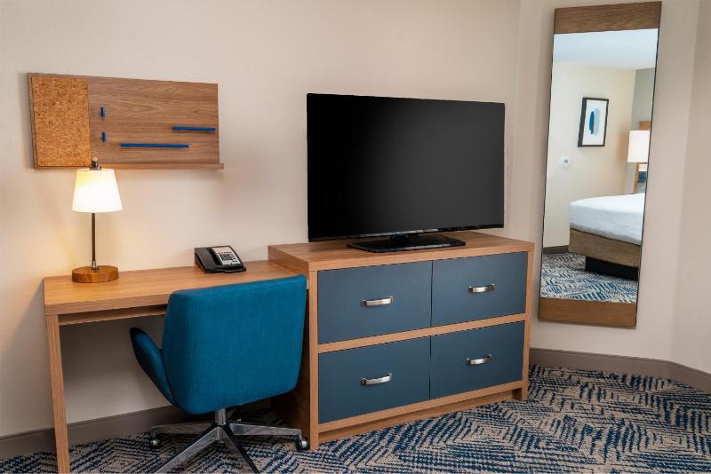 Candlewood Suites Las Vegas - E Tropicana - image 2