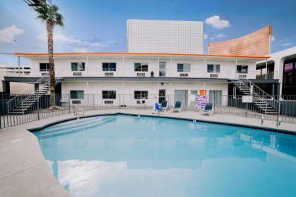 Siegel Select LV Strip-Convention Center - image 19