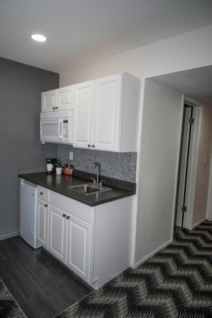 Siegel Select LV Strip-Convention Center - image 3