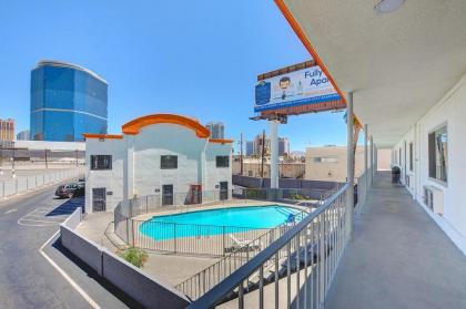 Siegel Select LV Strip-Convention Center - image 5