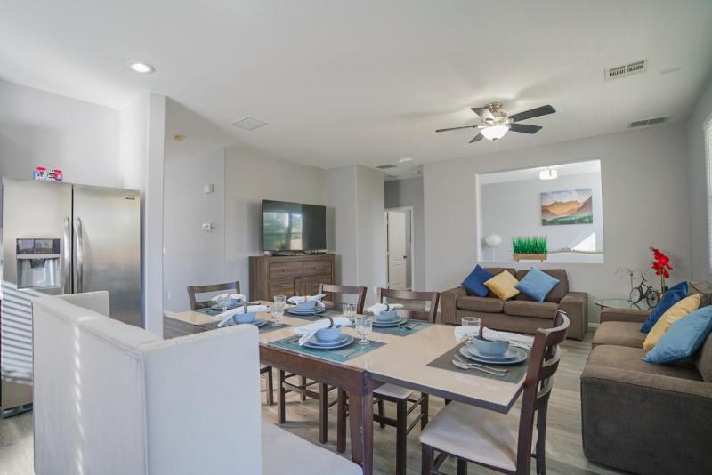 Ultra Modern Las Vegas Home 20min From The Strip - main image