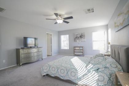Ultra Modern Las Vegas Home 20min From The Strip - image 18