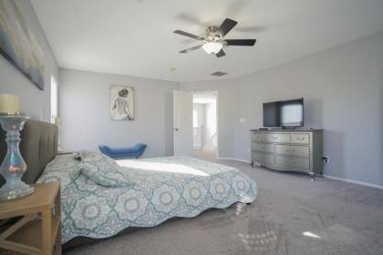 Ultra Modern Las Vegas Home 20min From The Strip - image 2