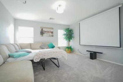 Ultra Modern Las Vegas Home 20min From The Strip - image 5
