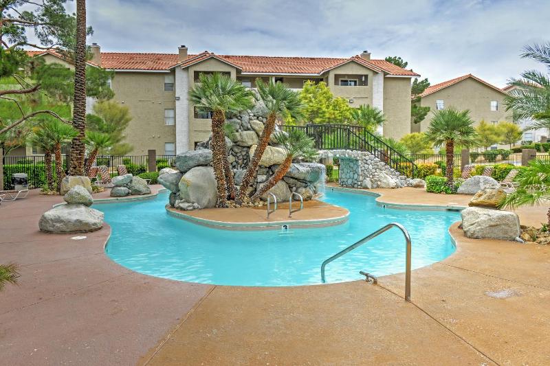 Convenient Las Vegas Condo 1 Mile to the Strip! - main image