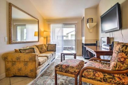 Convenient Las Vegas Condo 1 Mile to the Strip! - image 2