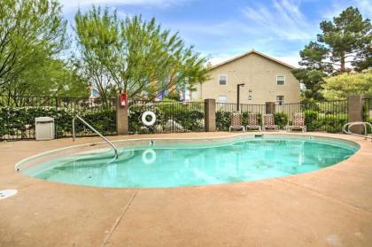 Convenient Las Vegas Condo 1 Mile to the Strip! - image 3