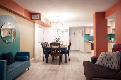 StayTogetherSuites - Penthouse Suite on the Strip - image 14