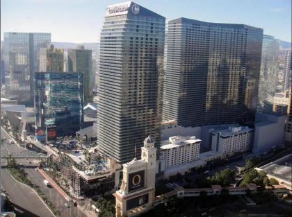 StayTogetherSuites - Penthouse Suite on the Strip - image 5