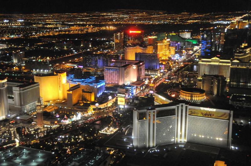 StayTogetherSuites - Penthouse Suite on the Strip - image 6