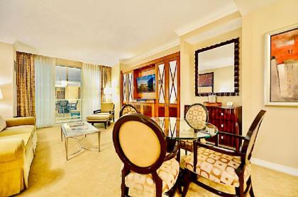 Amalz Signature Suites - image 13