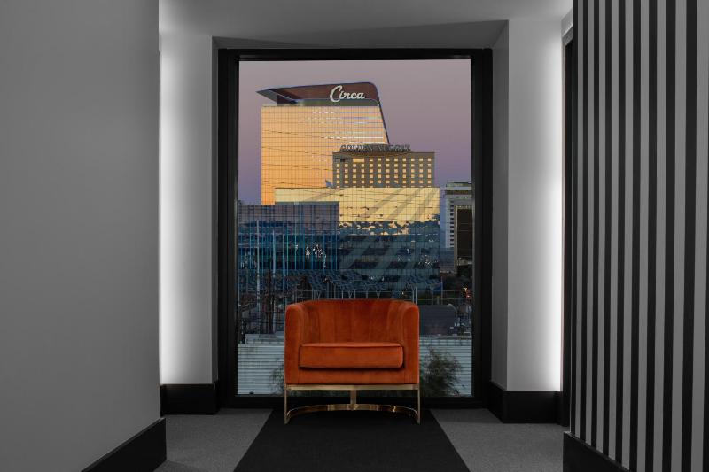 The ENGLiSH Hotel Las Vegas a Tribute Portfolio Hotel - image 4