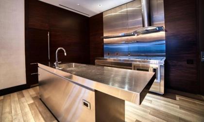 VIP LAS VEGAS PENTHOUSE - image 2