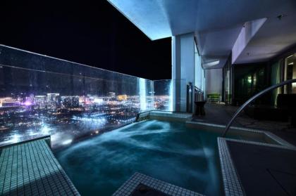 VIP LAS VEGAS PENTHOUSE - image 5
