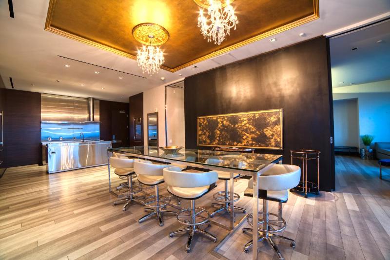 VIP LAS VEGAS PENTHOUSE - image 7
