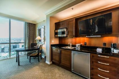 Abz MGM Signature Suites - image 17