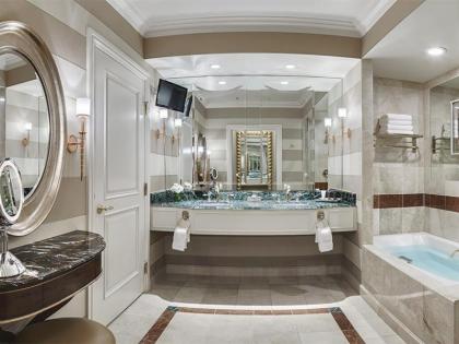 The Venetian Prestige Club Lounge - image 2