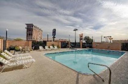Longhorn Casino & Hotel - image 14