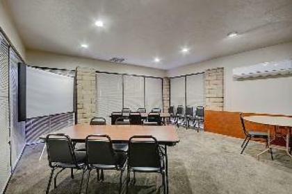 Longhorn Casino & Hotel - image 17