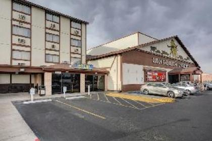 Longhorn Casino & Hotel - image 3