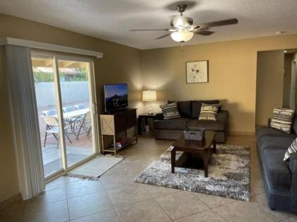 Convenient Location 5 bedroom 2 Ba with Rec room
