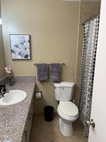 Convenient Location 5 bedroom 2 Ba with Rec room - image 3