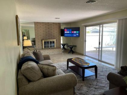 Charming 3Br 2Ba home located 5 mins to downtown