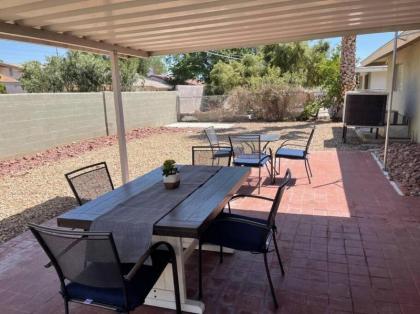 Charming 3Br 2Ba home located 5 mins to downtown - image 10