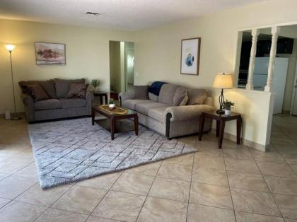 Charming 3Br 2Ba home located 5 mins to downtown - image 5