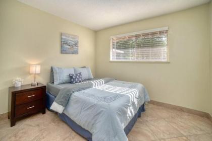 Cute 3 Bdrm 2 Ba home with Rec room - image 3