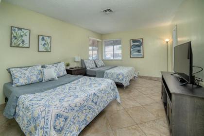 Cute 3 Bdrm 2 Ba home with Rec room - image 4