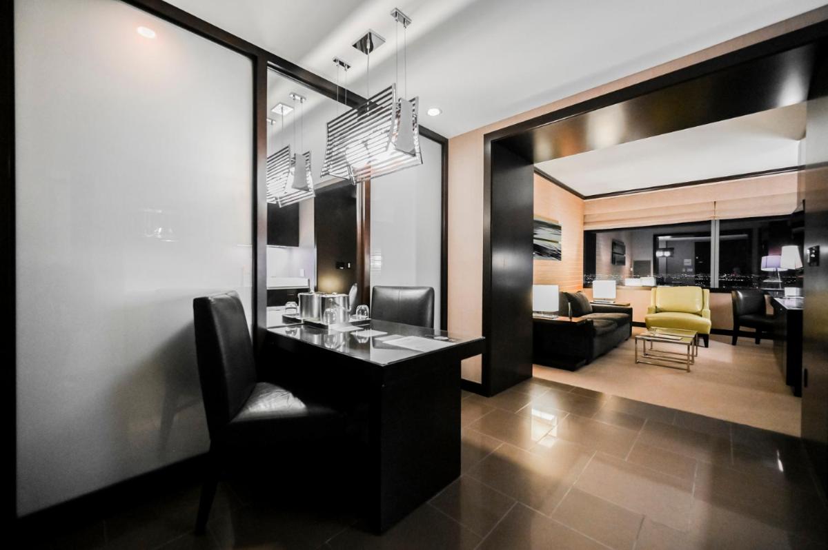 StripViewSuites at Vdara - image 3