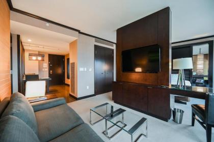 StripViewSuites at Vdara - image 9