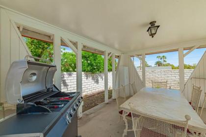 2 miles to Strips with pool & BBQ - image 3