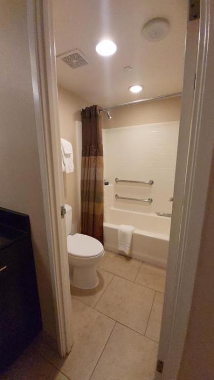 Las Vegas Peaceful Private Condo Hotel Kitchen - image 11