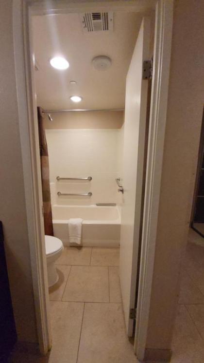 Las Vegas Peaceful Private Condo Hotel Kitchen - image 18