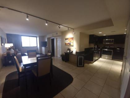 Las Vegas Peaceful Private Condo Hotel Kitchen - image 7