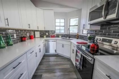 Beautiful home w Red door Close to stripStadium Las Vegas Nevada