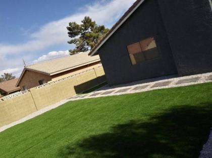 Beautiful home w/ Red door Close to strip/Stadium - image 3