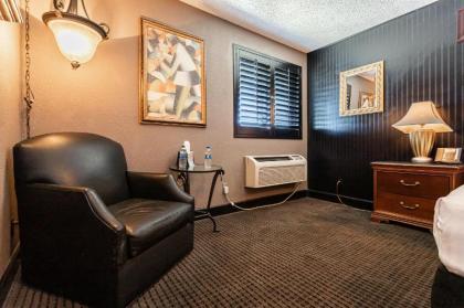Artisan Hotel Boutique 523 - image 2