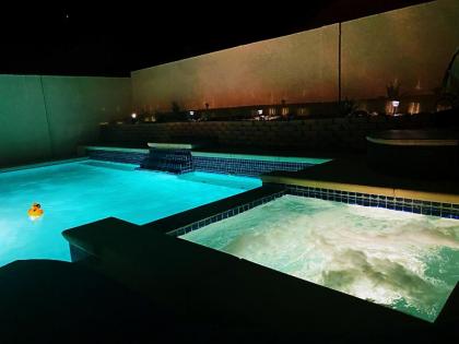 Amazing pool and Jaccuzi 3 bedroom in heart of LV Las Vegas Nevada
