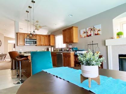 Amazing pool and Jaccuzi 3 bedroom in heart of LV - image 7