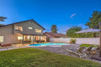Hidden Gem in the Desert -Gym/Pool/Spa/Games-4BR - image 11