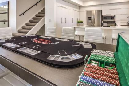 Hidden Gem in the Desert -Gym/Pool/Spa/Games-4BR - image 3