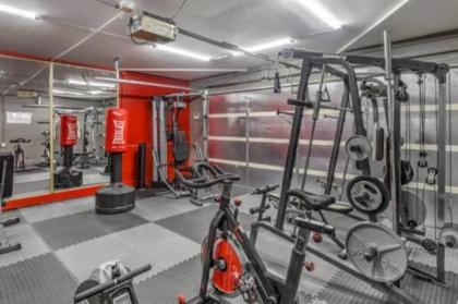 Hidden Gem in the Desert -Gym/Pool/Spa/Games-4BR - image 5