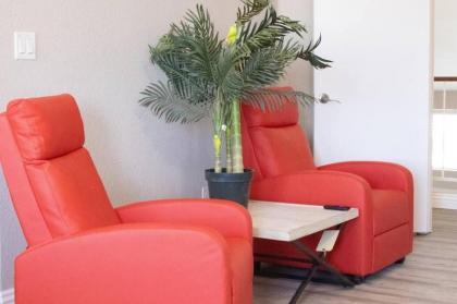 The Viva Vibe Las Vegas - Solar Heated Pool! - image 13