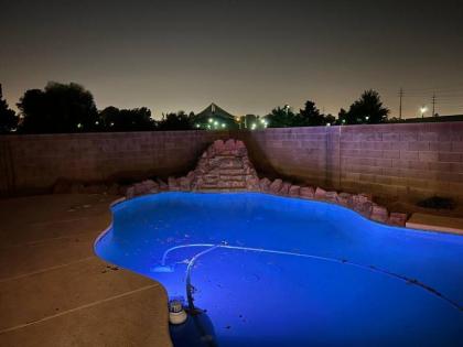 The Viva Vibe Las Vegas - Solar Heated Pool! - image 5